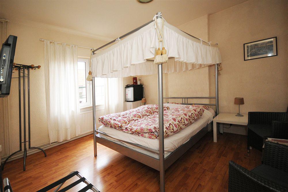 Pension Auberge De Dael ファルケンブルフ エクステリア 写真