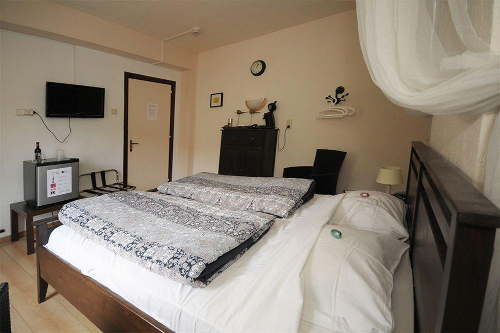 Pension Auberge De Dael ファルケンブルフ エクステリア 写真